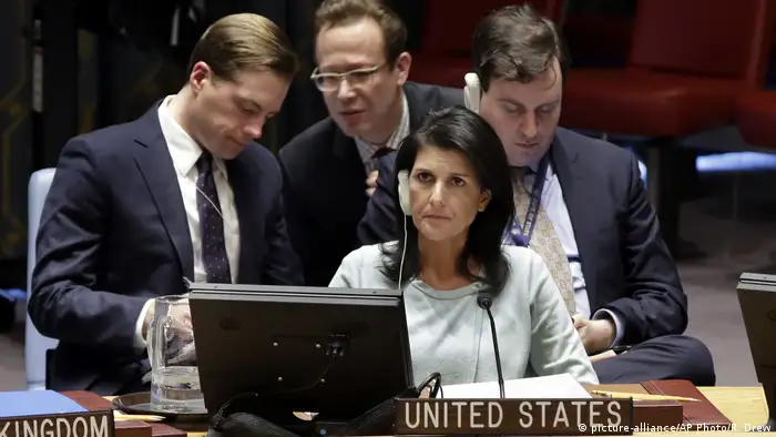USA Nikki Haley UN-Sicherheitsrat (picture-alliance/AP Photo/R. Drew)