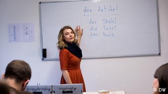 Lisa arbeitet sehr gern als Deutschlehrerin.