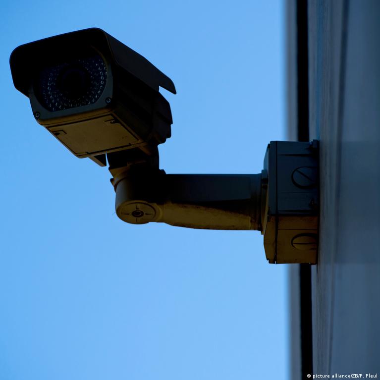 New York Surveillance Camera Players in Germany