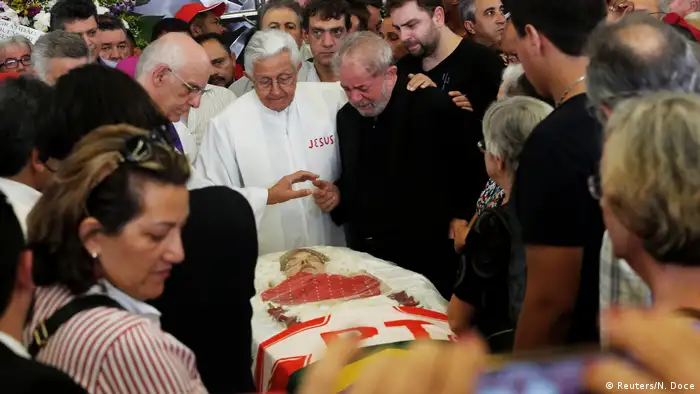 Brasilien Beerdigung, Trauer & Gedenken Marisa Leticia, Ehefrau Ex-Präsident Lula da Silva (Reuters/N. Doce)