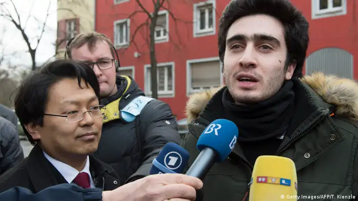 Facebook-Prozess in Würzburg - Anas Modamani (Getty Images/AFP/T. Kienzle)