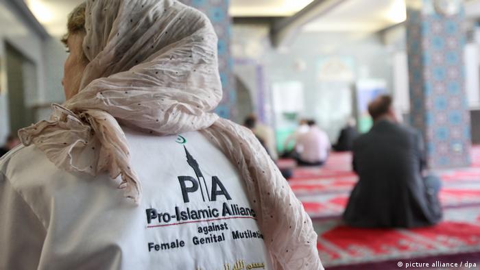 Weibliche Genitalverstümmelung in Deutschland - Bündnis der islamischen Gemeinden (picture alliance / dpa)