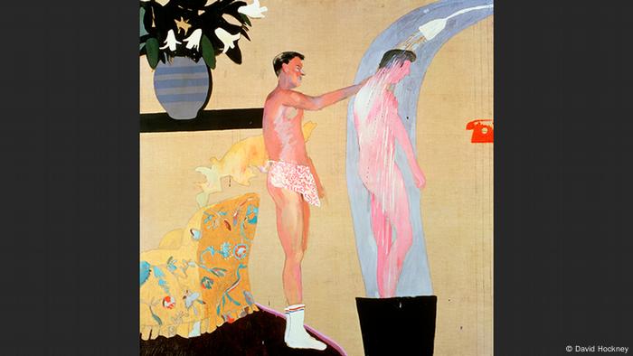 Das Gemälde Domestic Scene von David Hockney zeigt einen duschenden Mann, der von einem anderen Mann berührt wird.