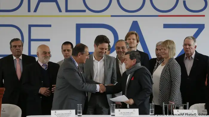 Ecuador Kolumbiens Friedensgespräche mit der ELN (picture alliance/AP Photo/D. Ochoa)