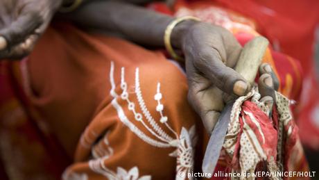 Нтаилан Лолкоки е само на 12 когато я обрязват Така