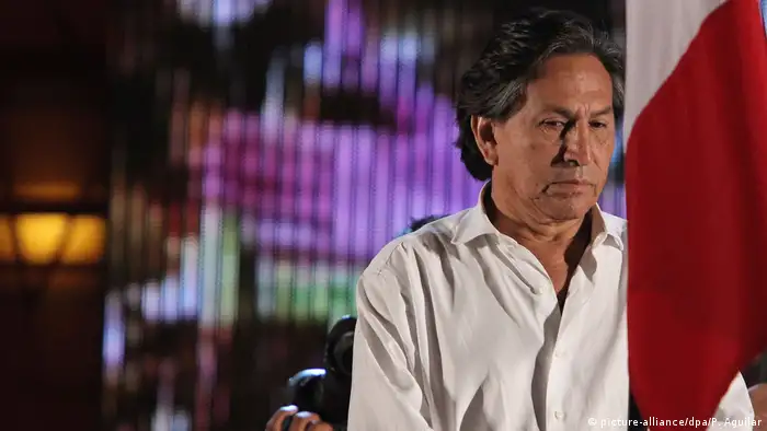 El abogado del expresidente Alejandro Toledo (2001-2006), Paolo Aldea, recomendó a su defendido no regresar al Perú, mientras se apela la prisión preventiva dictada por supuesta recepción de un soborno de Odebrecht. 10.02.2017