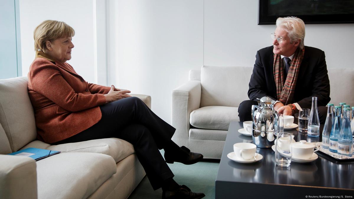 Actor Richard Gere talks with Angela Merkel about Tibet – DW – 02/09/2017