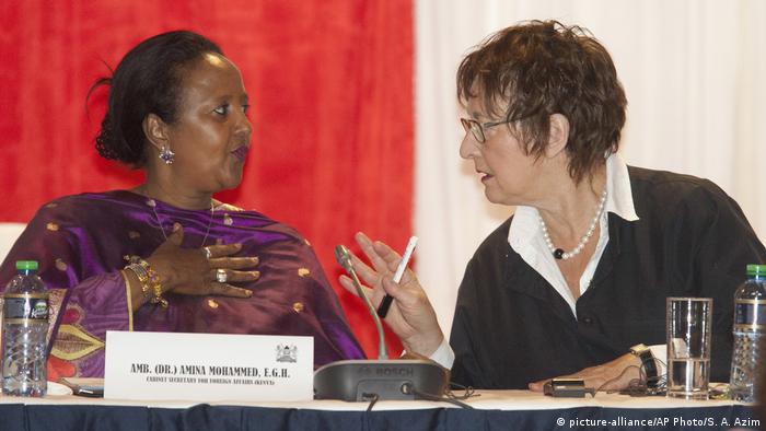 Kenias Außenministerin Amina Mohamed mit Wirtschaftsministerin Brigitte Zypries beim Deutsch Afrikanischen Wirtschaftsforum
