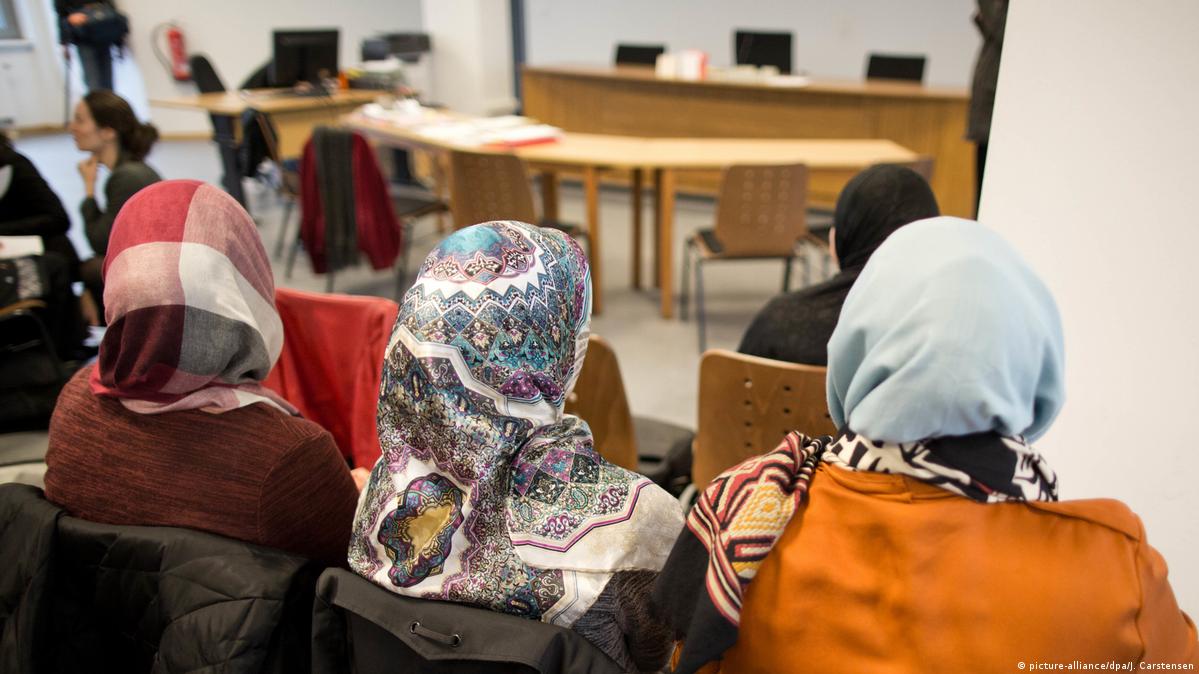 Berlin bans Palestinian keffiyeh in schools