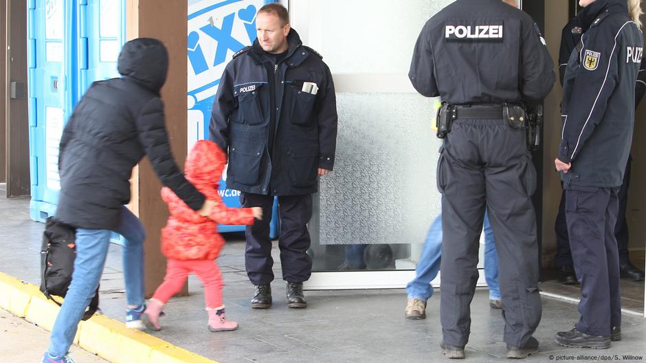 Panische Angst vor Abschiebungen DW 11.02.2017