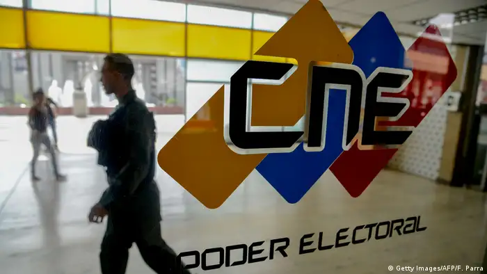 Venezuela | Symbolbild nationale Wahlbehörde (Getty Images/AFP/F. Parra)