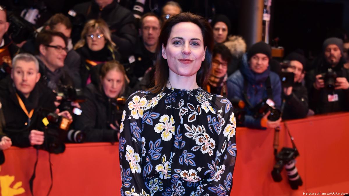 Antje Traue as Faora-Ul ❤️, image size:1199x674