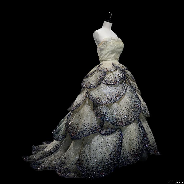Sưu tập đầu tiên của Dior  biểu tượng vượt khuôn khổ thời trang   VnExpress Giải trí