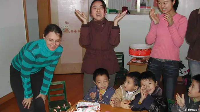 China Dorothree Brutzer arbeitet mit taubstummen Kindern in China (Brutzer)