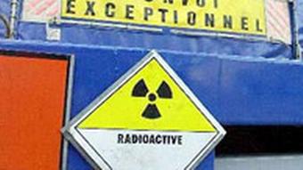 Schild mit der Aufschrift 'radioaktiv' (Foto: AP)