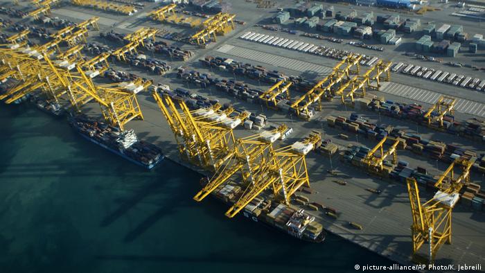 Containerhafen von Dubai (picture-alliance/AP Photo/K. Jebreili)
