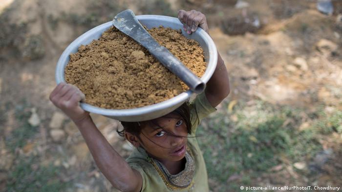 Bangladesch Rohingya Flüchtlinge in Kutupalong Flüchtlingslager (picture-alliance/NurPhoto/T. Chowdhury)