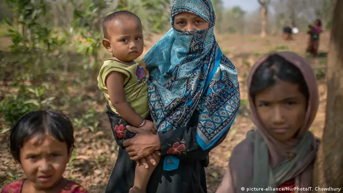 Bangladesch Rohingya Flüchtlinge in Kutupalong Flüchtlingslager (picture-alliance/NurPhoto/T. Chowdhury)