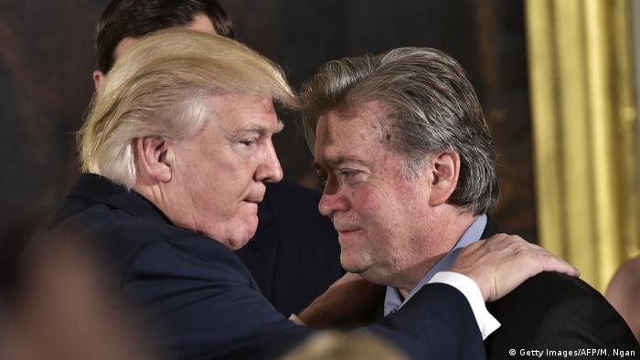 USA Trump und Bannon (Getty Images/AFP/M. Ngan)
