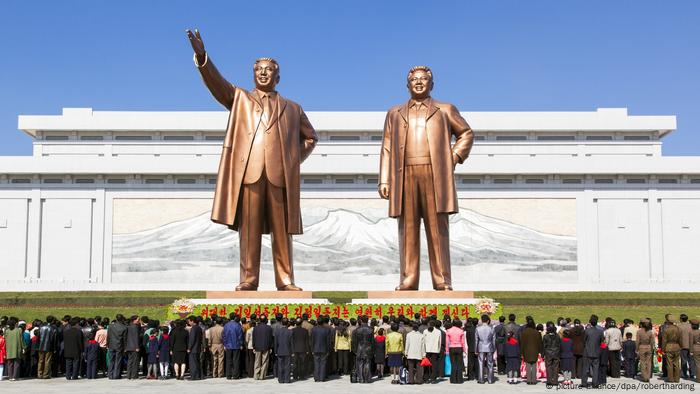 Mansudae Grand Monument, statues of former Presidents Kim Il Sung and Kim Jong Il, Mansudae Assembly Hall on Mansu Hill, Pyongyang, Democratic People's Republic of Korea