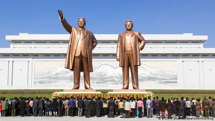 Nordkorea Mansudae Grand Monument der ehemaligen Präsidenten Kim Il Sung and Kim Jong Il