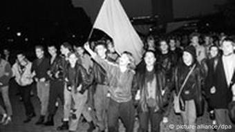 Montagsdemonstration 1989 (Foto: ddrbildarchiv.de)