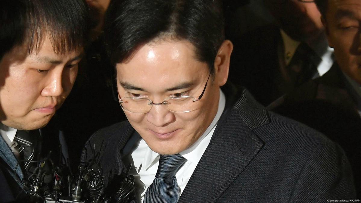 Samsung Heir Arrested In Corruption Probe Dw 02172017