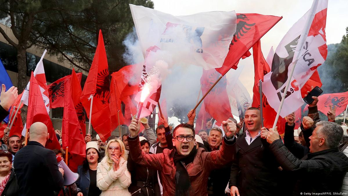 Албанцы пеласги. Мид албании. Албанская партия. Юный социалист. Албанская партия труда.
