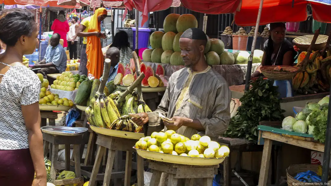 Nigeria battles to halt spiraling currency crisis and rising food