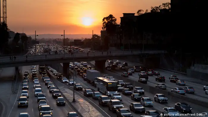 USA Verkehr in Los Angeles (picture-alliance/Frank Duenzl)