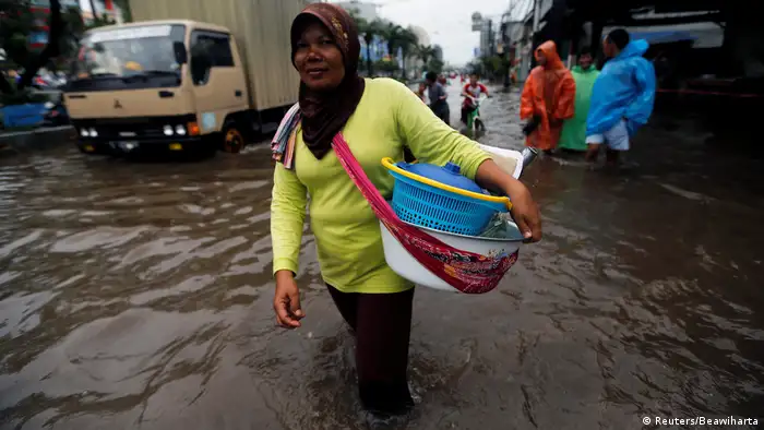 Indonesien Überschwemmung in Jakarta (Reuters/Beawiharta)