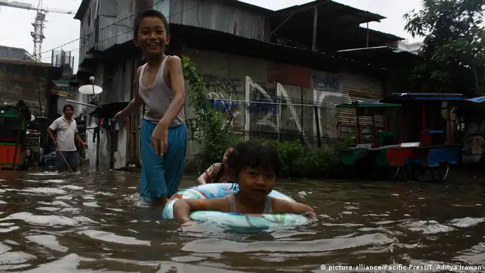 Indonesien Überschwemmung in Jakarta (picture-alliance/Pacific Press/T. Aditya Irawan)