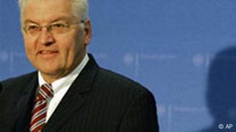 Steinmeier Honors Eastern Europe S Role In Bringing Down The Wall Germany News And In Depth Reporting From Berlin And Beyond Dw 31 05 2009
