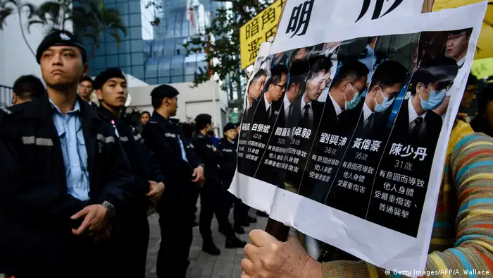 Hong Kong Demo zur Unterstützung der sieben verurteilten Polizisten