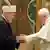 Srdačno rukovanje Benedikta XVI. i Mustafe Cerića iz BiH