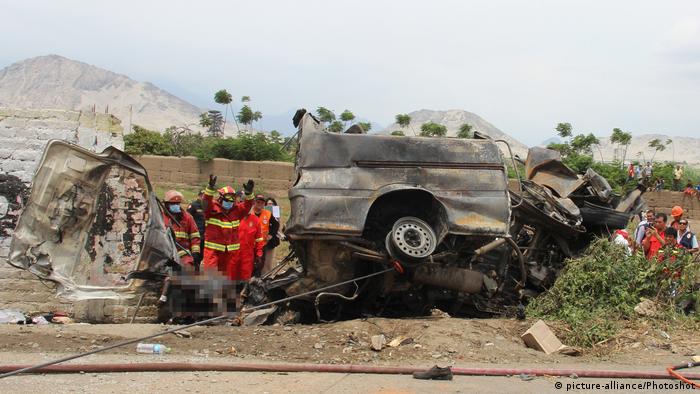 Peru Verkehrsunfall in der Provinz Trujillo (picture-alliance/Photoshot)