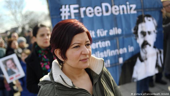 Solidaritätsaktion für in Türkei inhaftierten Journalisten