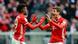 Thomas Müller (r) freut sich mit Torschütze Kingsley Coman Thomas Müller (r) freut sich mit Torschütze Kingsley Coman