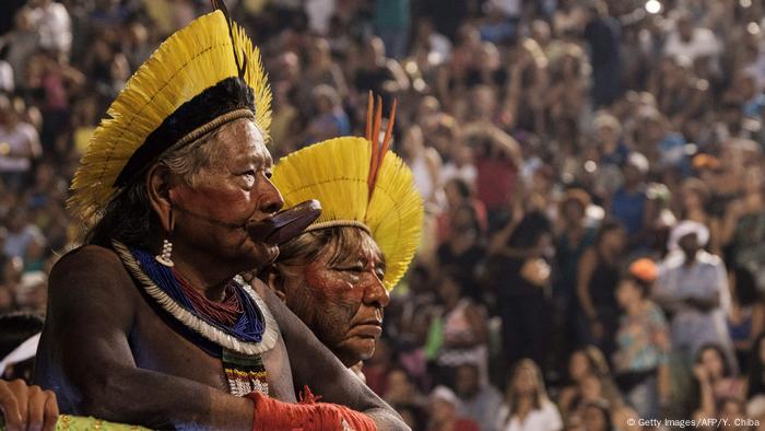 Brasilien Karnevalsumzug Rio Sambaschule Imperatriz (Getty Images/AFP/Y. Chiba)