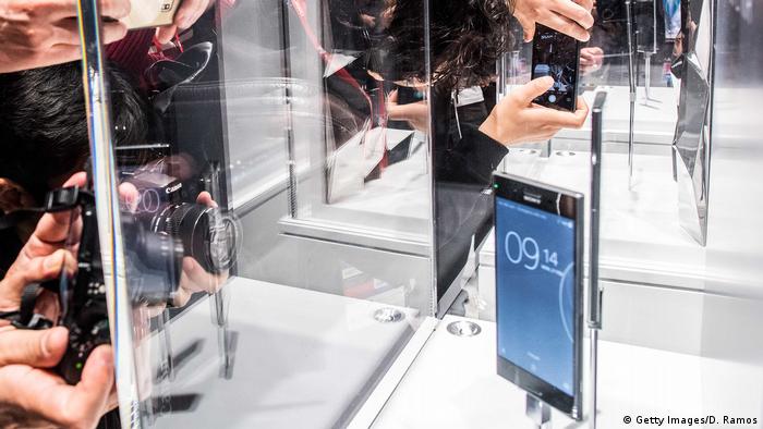 Spanien Mobile World Congress MWC in Barcelona Sony Xperia XZ (Getty Images/D. Ramos)