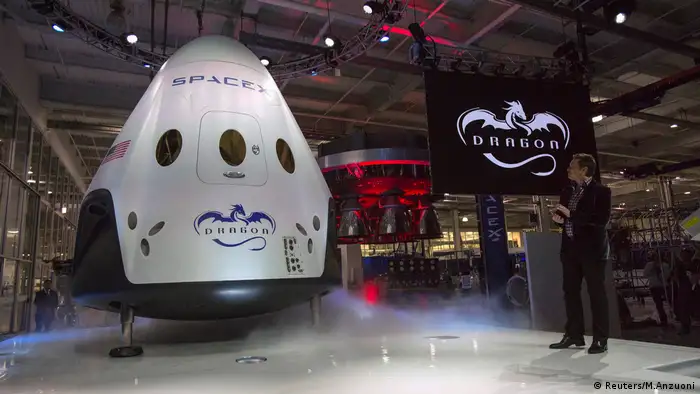 SpaceX CEO Dragon V2 (Reuters/M.Anzuoni)