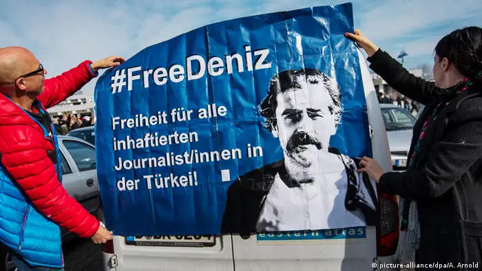 Un grupo de intelectuales y periodistas pidió en una solicitada a página entera en los principales periódicos germanos la libertad del corresponsal del diario Die Welt en Turquía, Deniz Yücel, detenido en Estambul. La solicitada cita, en alemán y en turco, el artículo 19 de la Declaración de los Derechos Humanos, referido a la libertad de expresión y la libertad de prensa. (28.02.2017)