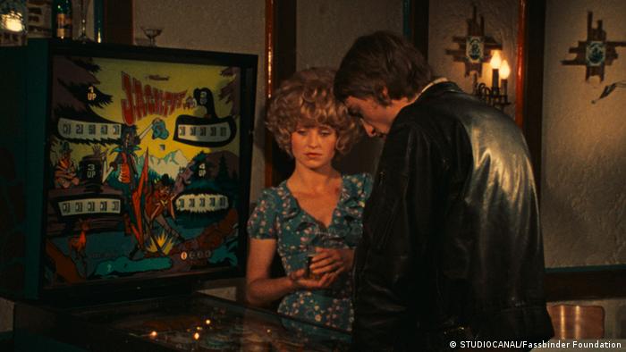 Kultserie von Fassbinder: ″Acht Stunden sind kein Tag″ | Filme | DW ...
