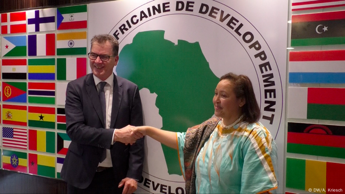 Entwicklungsminister Gerd Müller mit Frannie Leautier, Vize-Chefin der Afrikanischen Entwicklungsbank