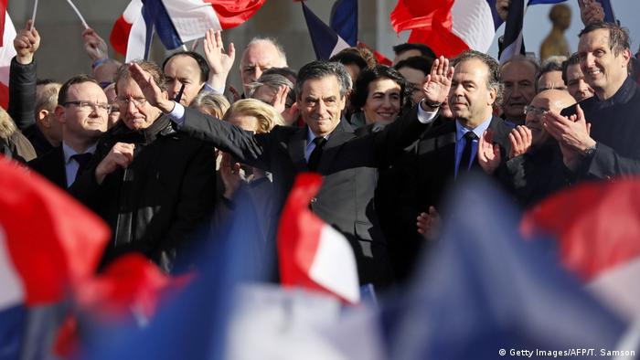 Frankreich Fillon will Anhänger auf Kundgebung in Paris mobilisieren (Getty Images/AFP/T. Samson)