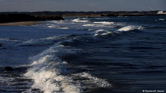 Japan to release treated Fukushima water into the sea | News | DW |  16.10.2020