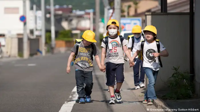 Japan Kinder in Fukushima (Greenpeace/Jeremy Sutton-Hibbert)