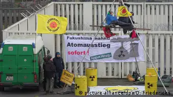 Deutschland - Demonstration am Kernkraftwerk Brokdorf