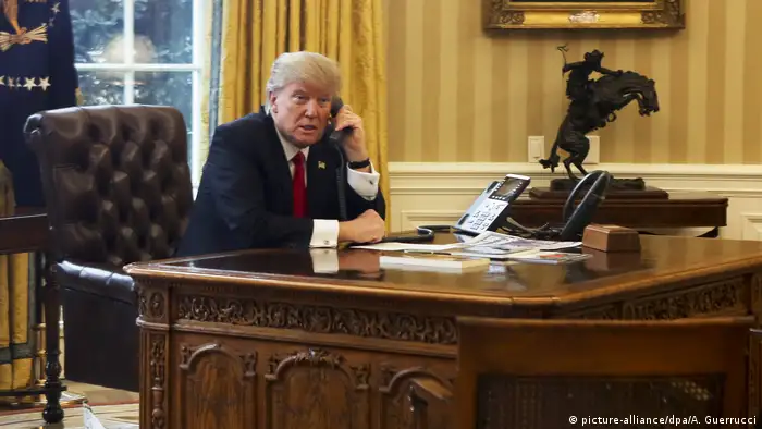 US-Präsident Donald Trump telefoniert