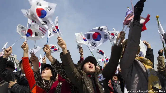 Südkorea Amtsenthebung von Südkoreas Präsidentin Park - Befürworter (picture alliance/AA/K. Jong Hyun)